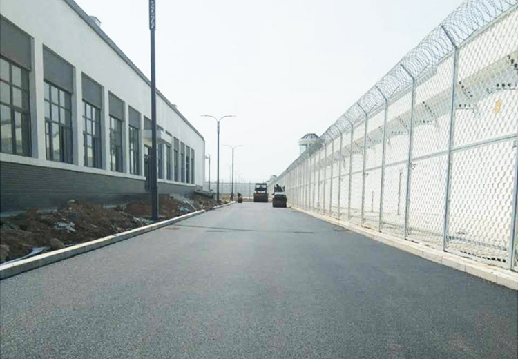 嘉祥魯寧監(jiān)獄路面攤鋪