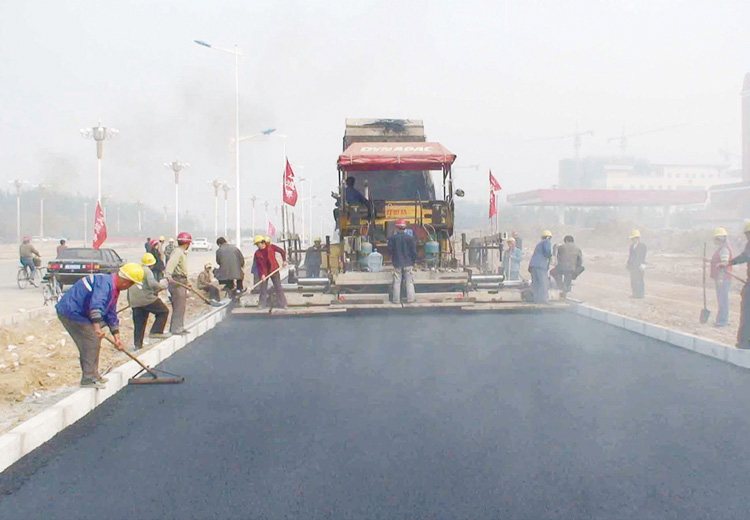 多功能攤鋪機(jī)