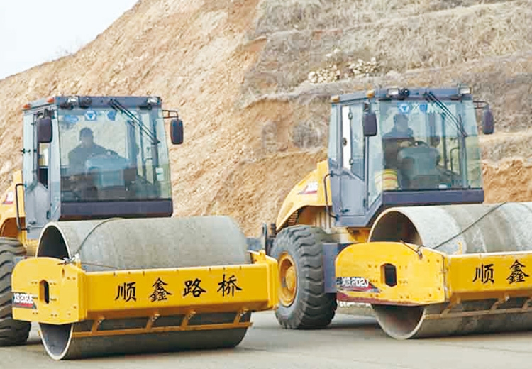 單輪振動壓路機